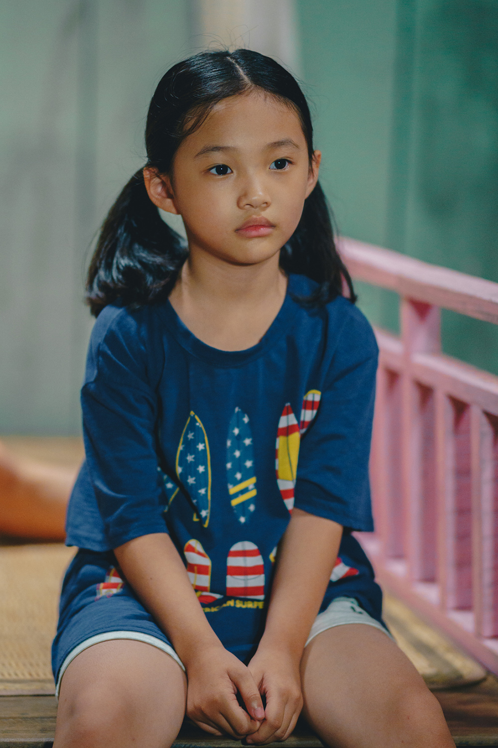 Bảo Thi gây chú ý khi đóng vai chính trong phim điện ảnh Dân chơi không sợ con rơi do Thu Trang sản xuất. Diễn viên vào vai Thỏ - cô bé bị mẹ bỏ rơi khi mới sinh, được người cha tên Quân (Tiến Luật) một mình nuôi dưỡng. Nhờ Thỏ, Quân từ một người đàn ông thích tự do, thiếu kỷ luật thành ông bố giàu trách nhiệm. Sau 5 ngày đầu công chiếu, phim đang dẫn đầu phòng vé với hơn 17 tỷ đồng (theo Box Office Việt Nam). Diễn xuất của Bảo Thi là một trong những điểm sáng của tác phẩm.